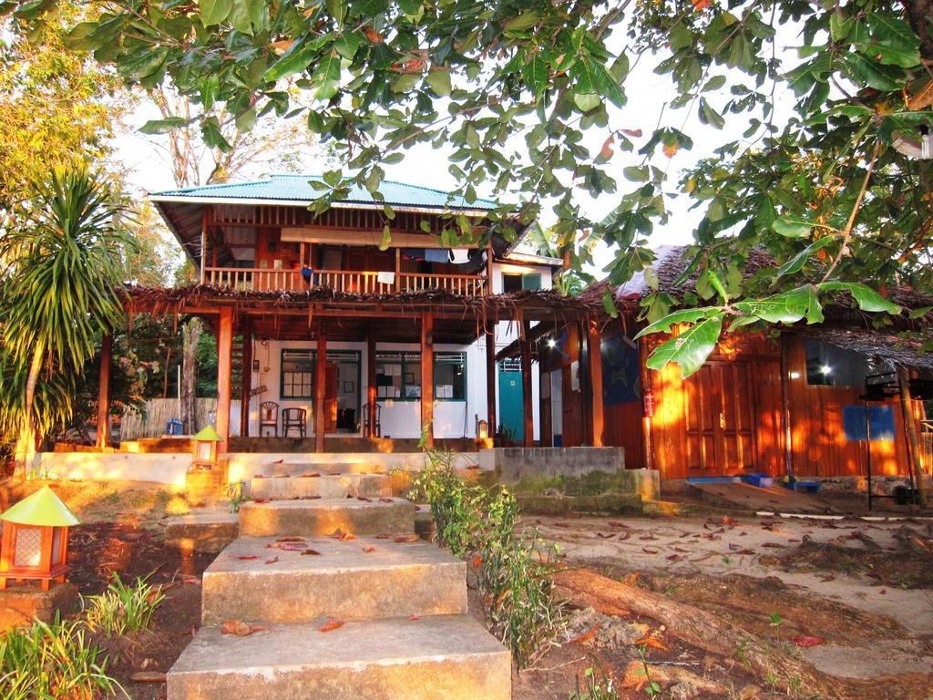 Raja Laut Dive Resort Bunaken Exterior foto