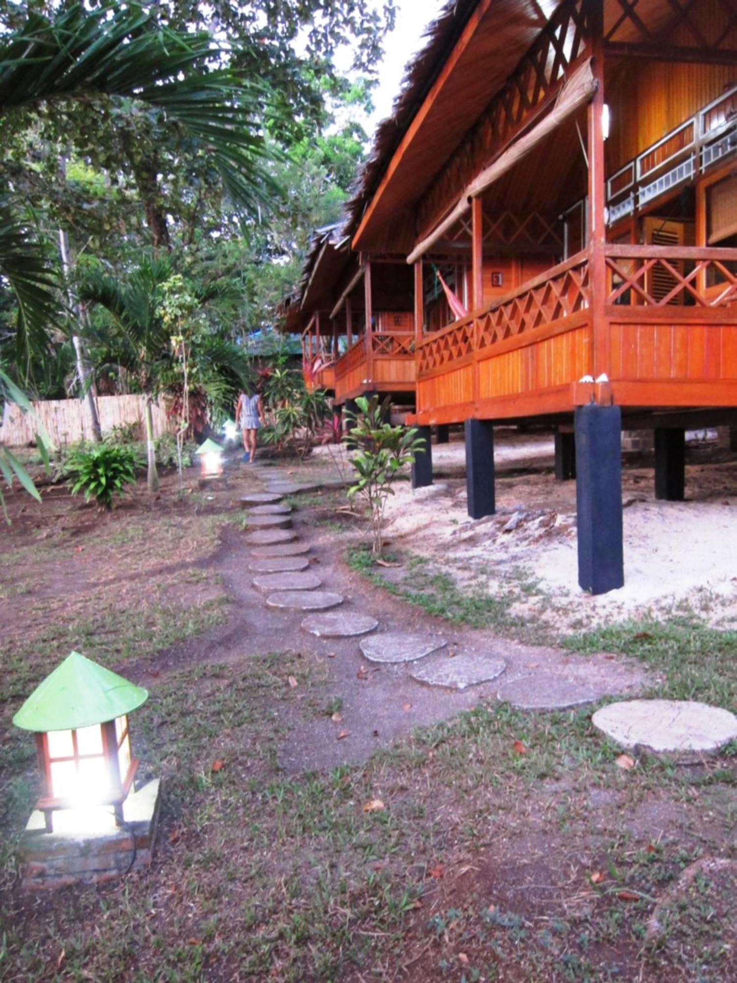 Raja Laut Dive Resort Bunaken Exterior foto