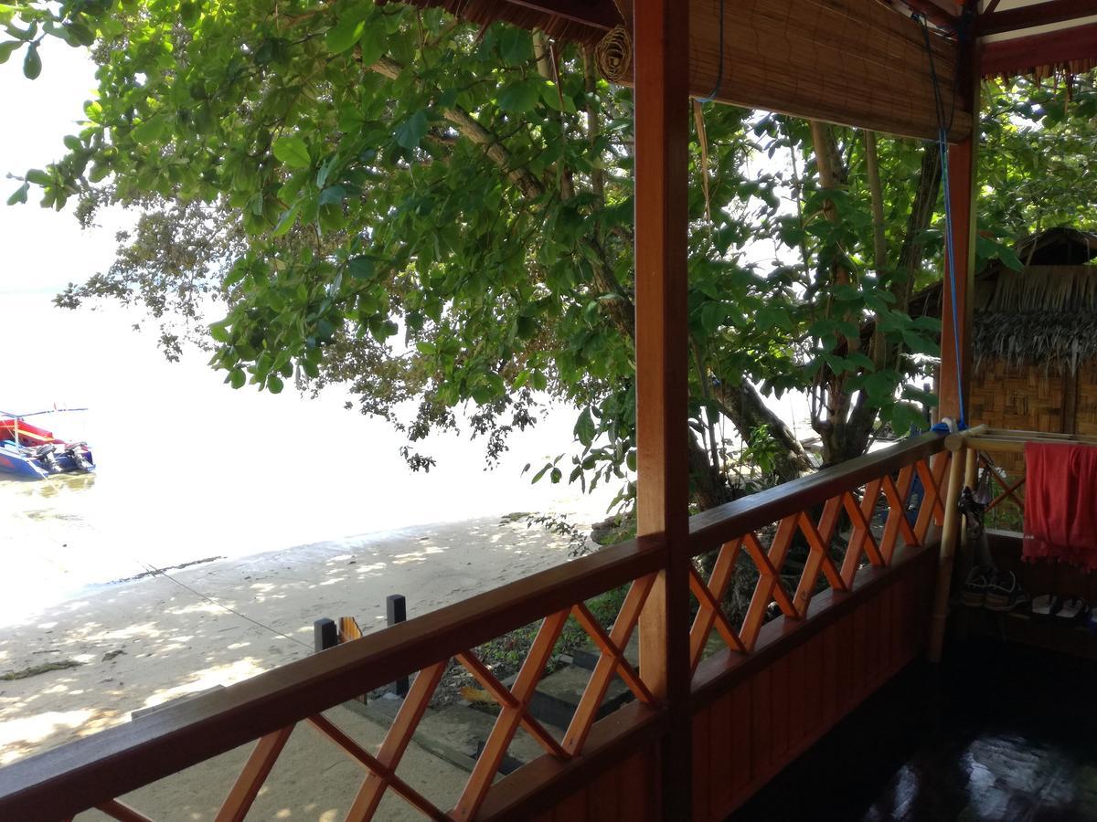Raja Laut Dive Resort Bunaken Habitación foto